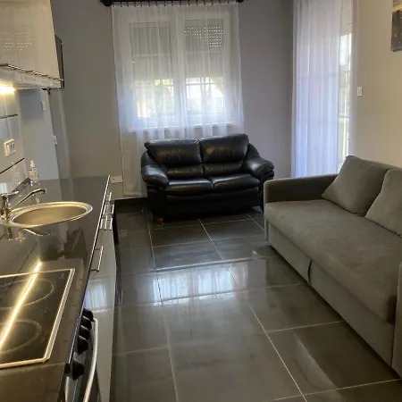Eva Apartmanhaz Balatonlelle Exterior photo