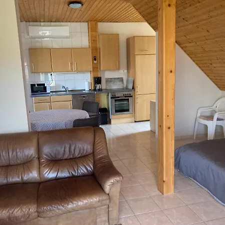 Eva Apartmanhaz Balatonlelle Exterior photo