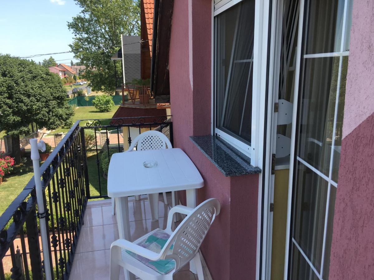 Eva Apartmanhaz *