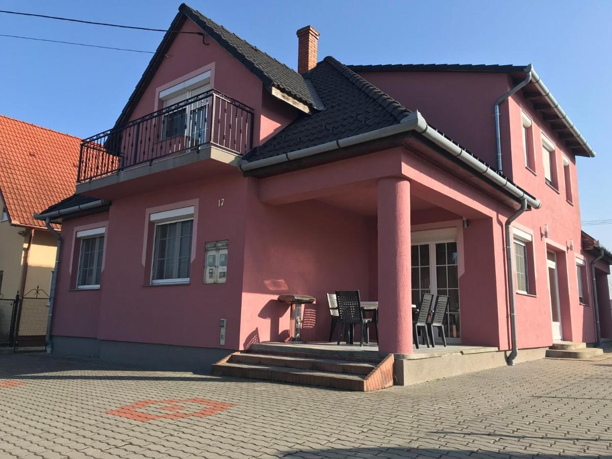 Eva Apartmanhaz Balatonlelle