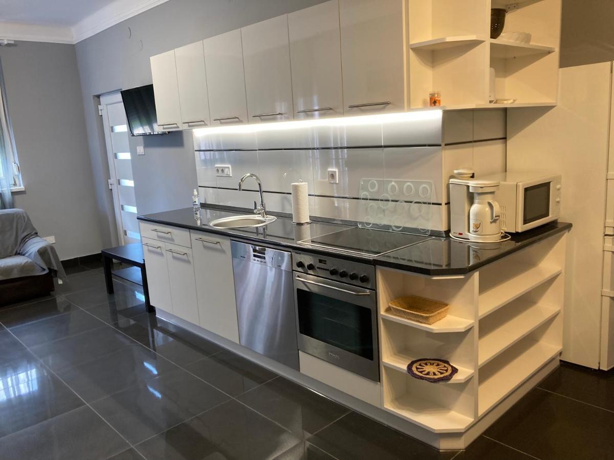 Eva Apartmanhaz * Balatonlelle