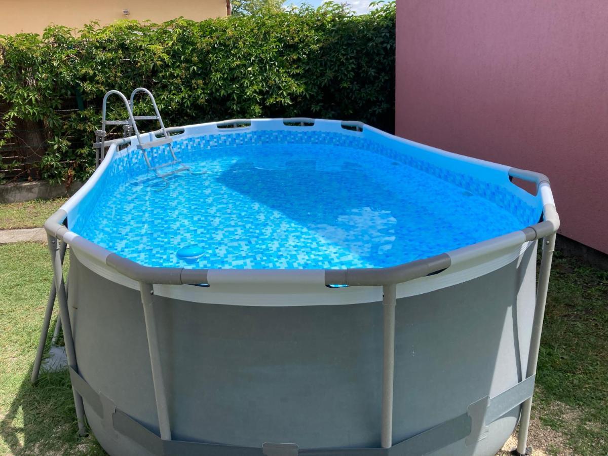 Eva Apartmanhaz *