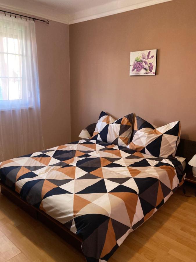 Eva Apartmanhaz * Balatonlelle