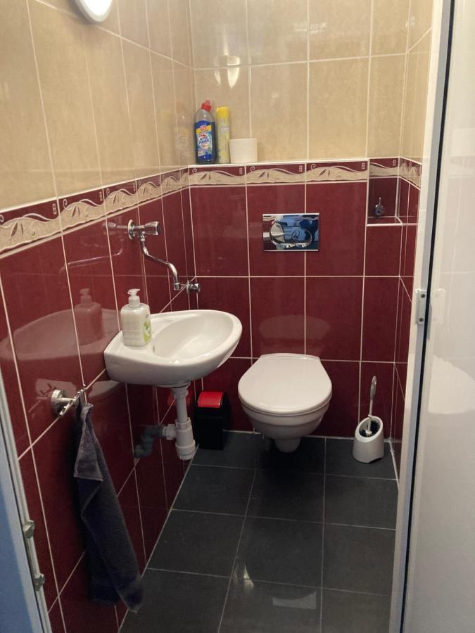Eva Apartmanhaz * Balatonlelle