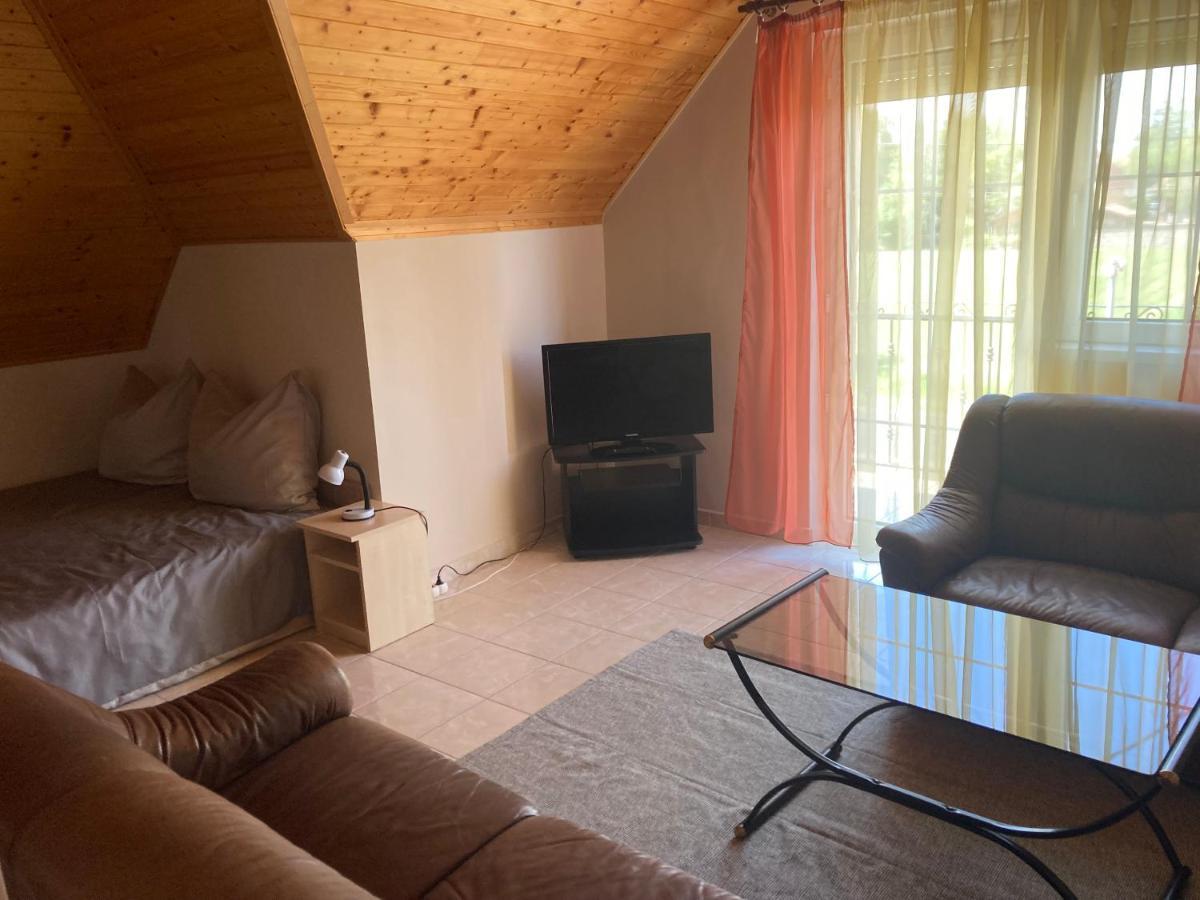 Eva Apartmanhaz Apartment *